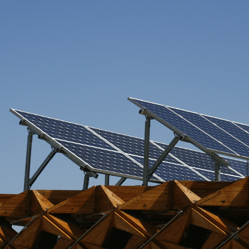 A Engetesla atua com projetos e instalação de energia solar em Uberlândia/MG, oferecendo soluções eficientes e personalizadas para residências, comércios e indústrias.