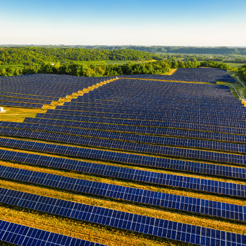 A Engetesla atua com projetos e instalação de energia solar em Uberlândia/MG, oferecendo soluções eficientes e personalizadas para residências, comércios e indústrias.